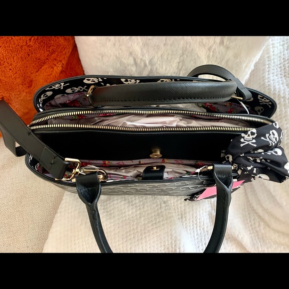Betsey Johnson Embossed Skull Handbag Set - Picture 4 of 9